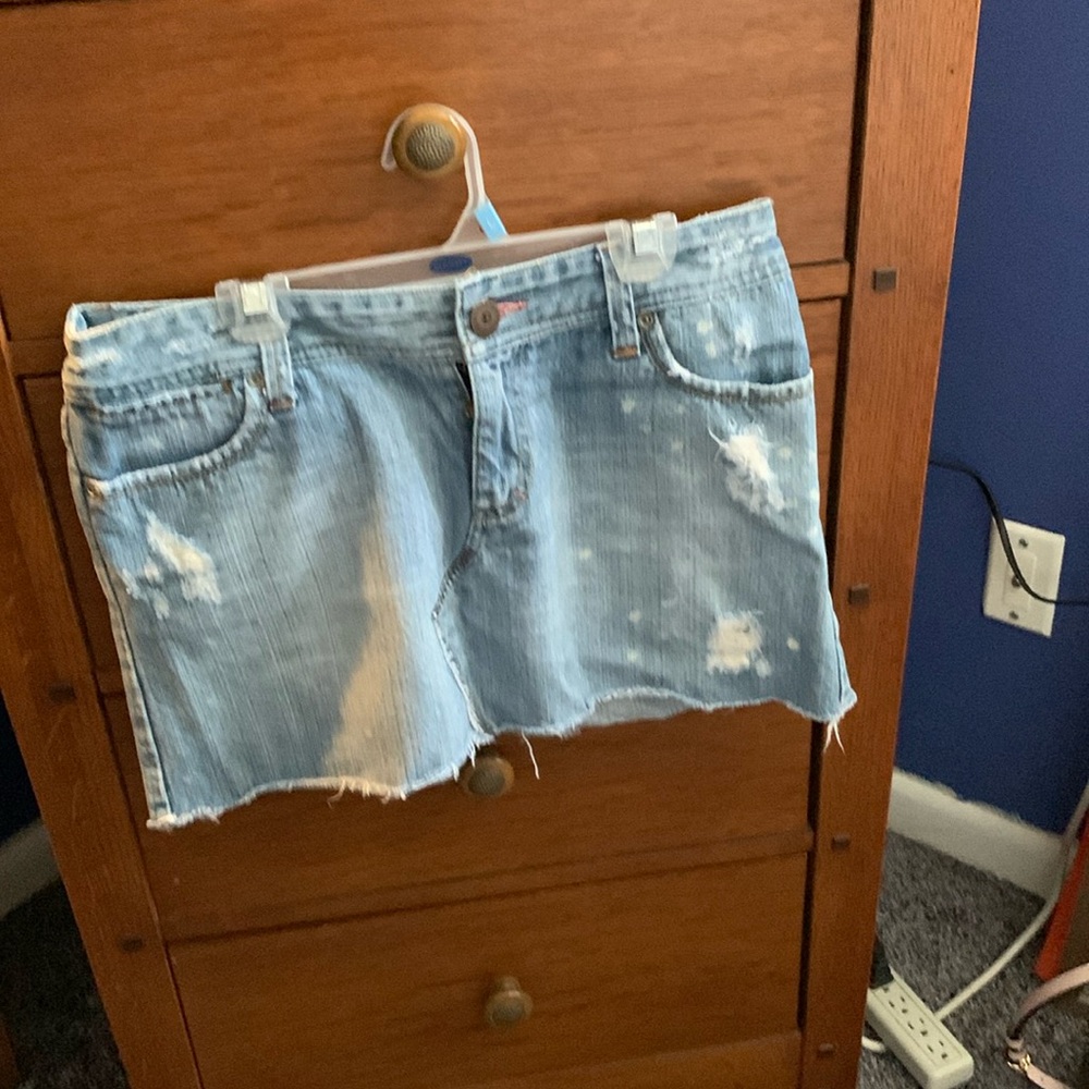 American Eagle size 6 distressed mini skirt